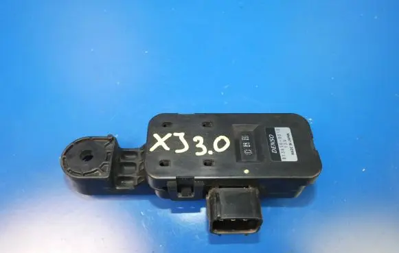 Jaguar XJ X351 Air quality sensor 0136500010