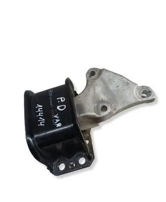 Peugeot 307 Engine mount bracket 31130629
