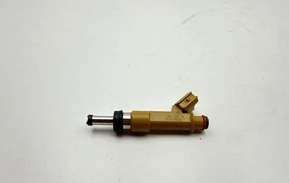 Toyota Auris E180 Fuel injector 232500T030 138173220