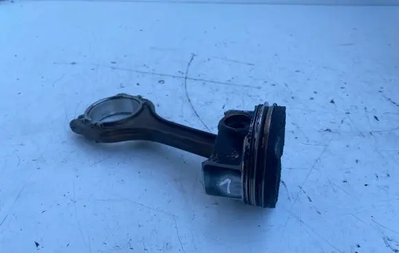 Piston with connecting rod