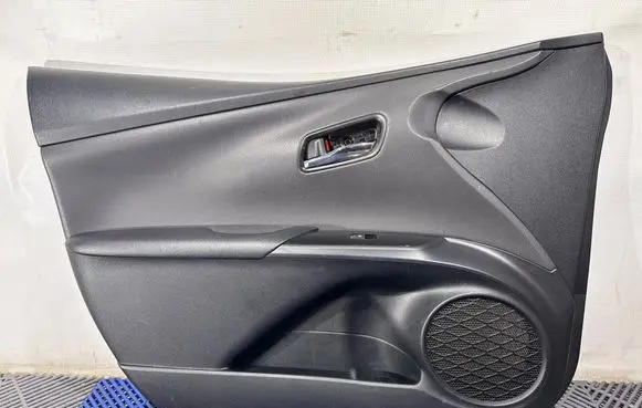 Toyota Prius (XW50) Front door card panel trim 67778XB