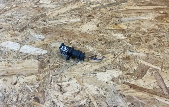 Mercedes-Benz A W176 Airbag deployment crash/impact sensor A1668210151