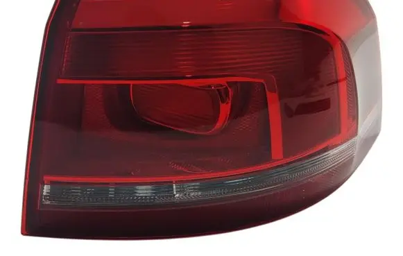 Volkswagen PASSAT B7 Rear/tail lights 3AF945096E