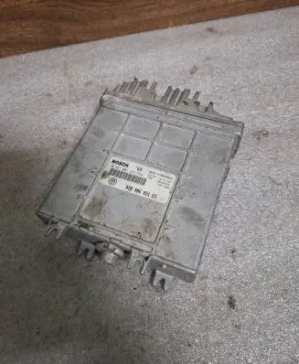 Volkswagen PASSAT B5 Engine control unit/module 028906021EG 28SA2970 0281001557