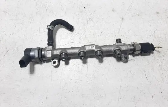 Volkswagen Golf VII Fuel main line pipe 057130764AB 04L089D