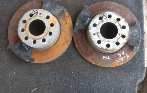 Volkswagen T-Roc Brake pads (front) 5Q0615601D