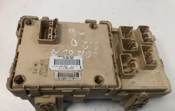 Toyota Corolla Verso E121 Fuse module 892210F020