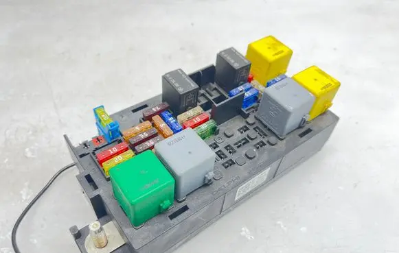 Mercedes-Benz ML W164 Fuse box set A1645402972