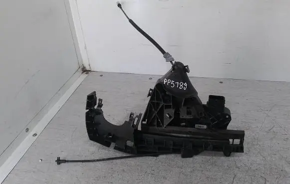 Volvo S40 Front door lock 30753664