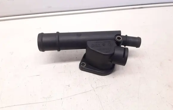 Audi A3 S3 8P Engine coolant pipe/hose 038121132G