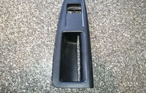 Volkswagen Polo IV 9N3 Front door window switch trim 6Q1867171E