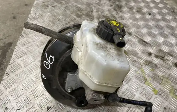 BMW 3 E90 E91 Brake booster 6788040