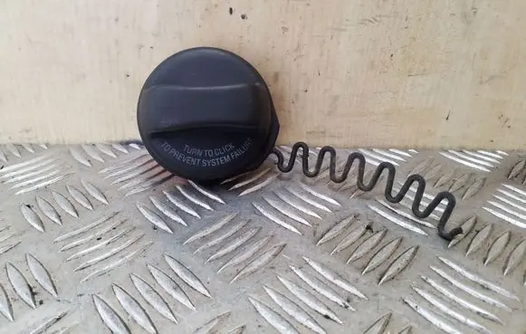 Volvo S40, V40 Fuel tank filler cap 9470017