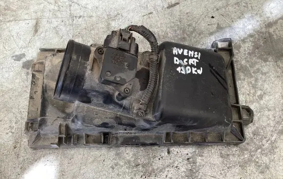 Toyota Avensis T250 Mass air flow meter 050504