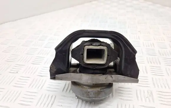 Citroen DS5 Engine mount bracket 9677189880