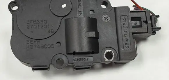 Mercedes-Benz GLK (X204) A/C air flow flap actuator/motor EFB330