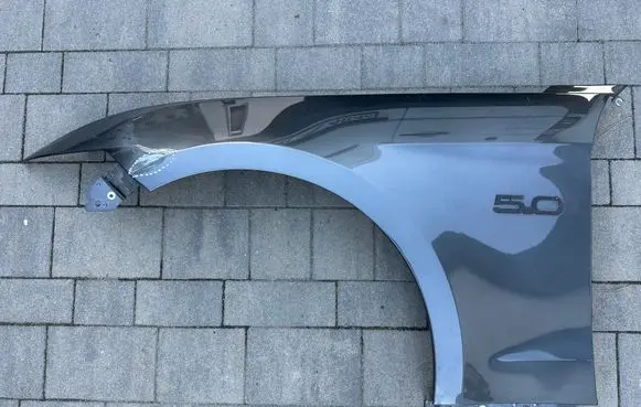 Ford Mustang VI Fender