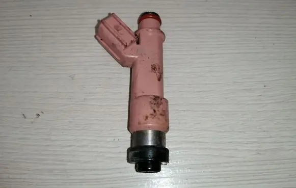 Toyota Yaris Fuel injectors set 2325021091