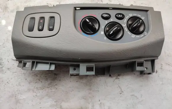 Renault Trafic I Climate control unit N108577P 8200004603