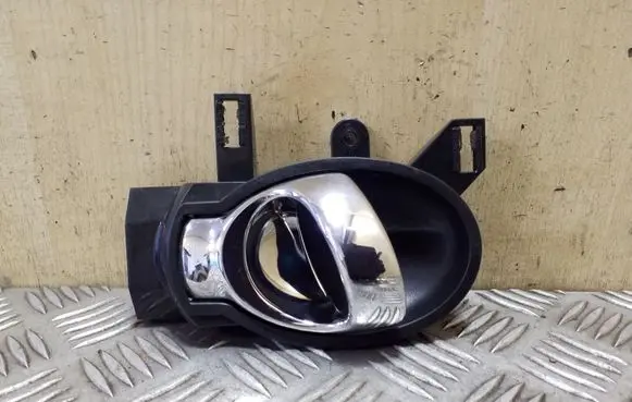 Nissan Juke I F15 Front door interior handle