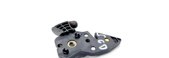 Renault Laguna II Seat back rest lock catch 8200001824