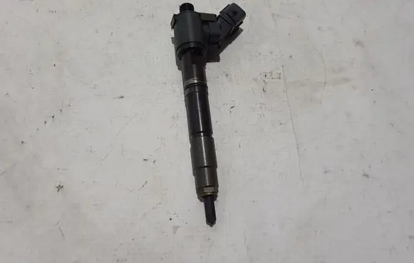 Volvo S90, V90 Fuel injector 31452113