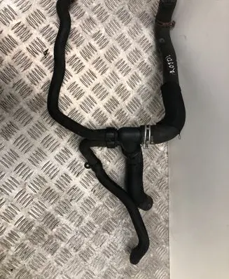 Coolant pipe/hose