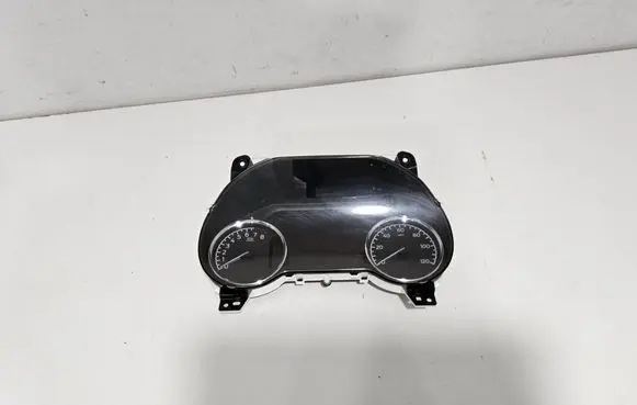 Speedometer (instrument cluster)
