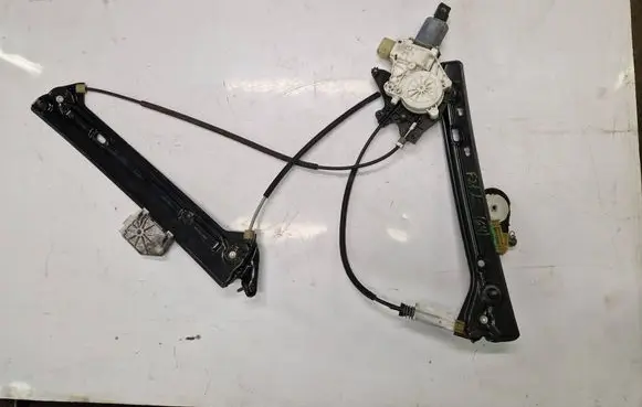 BMW 1 F20 F21 Front door window regulator with motor 934756
