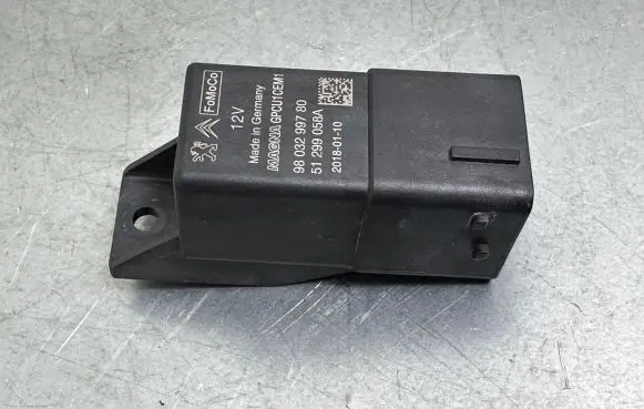 Citroen C4 SpaceTourer Glow plug pre-heat relay 9803299780