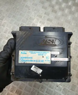 Audi A3 S3 8P LP gas control unit module 67R010098 110R000083 10R020507