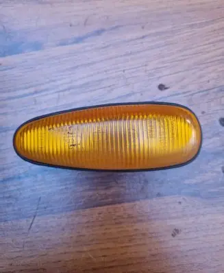 Mazda Xedos 6 Front fender indicator light 21461649