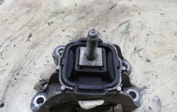 Mini Cooper Countryman R60 Engine mount vacuum valve GMAUTO4574097