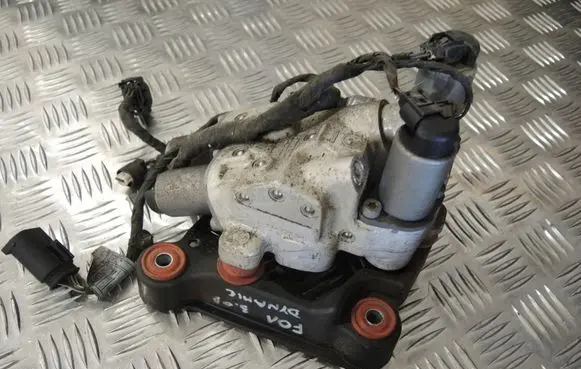 BMW 7 F01 F02 F03 F04 Air suspension compressor 6775258