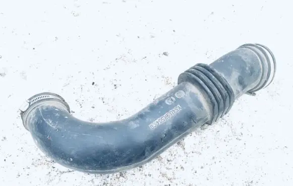 Ford Focus Air intake hose/pipe ys4u9r504cb