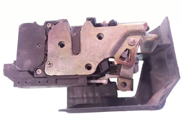 Alfa Romeo 156 Front door lock 18110241