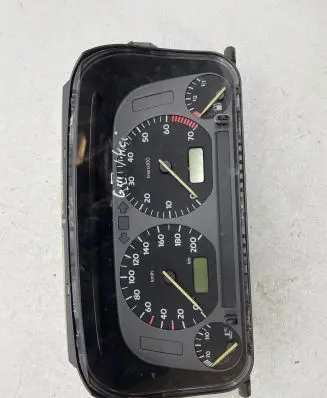 Volkswagen Golf III Speedometer (instrument cluster) 1H0919860 2748565 0510010001