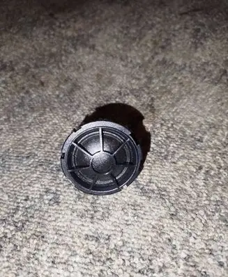 Front door high frequency speaker