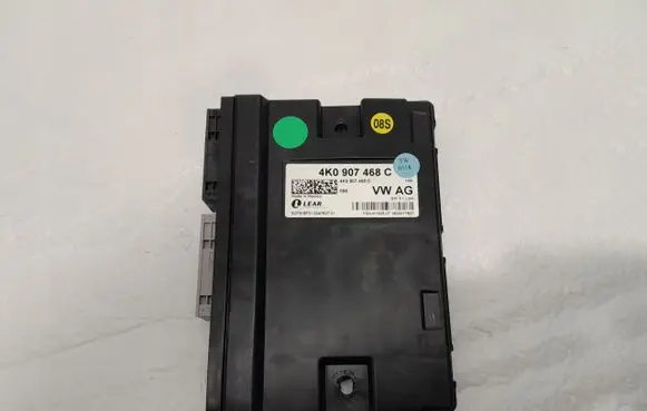 Porsche Cayenne (9Y0 9Y3) Gateway control module 4K0907468C