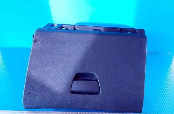 Peugeot 208 Glove box 9673811277