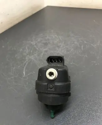Renault Megane I Headlight level adjustment motor 07700840141