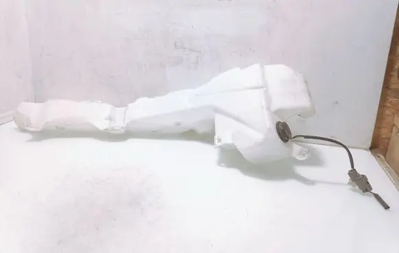 Windshield washer fluid reservoir/tank