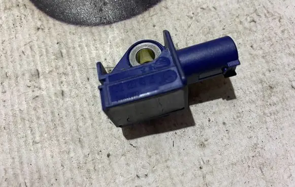 Mercedes-Benz C W204 Airbag deployment crash/impact sensor a2128204926 2128204926