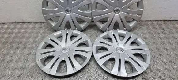Toyota Avensis T250 R16 wheel hub/cap/trim 4260202250