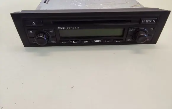 Audi A3 S3 8P Radio/CD/DVD/GPS head unit 8P0035186
