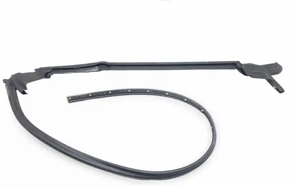 BMW 8 G16 Rubber seal rear door 7435419