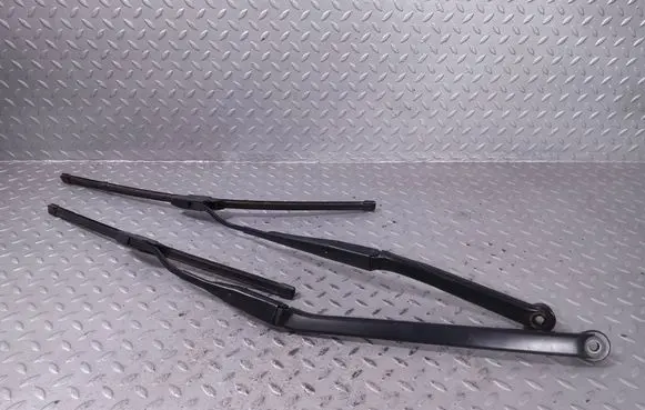 Lexus GS 300 350 430 450H Front wiper blade arm 8522130630 8521130730