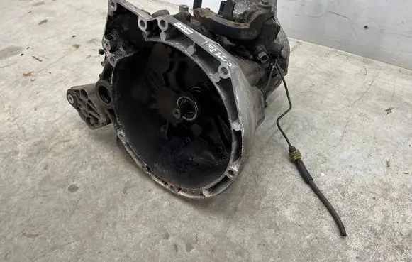 Ford C-MAX II Manual 6 speed gearbox AV6R7002KG TTFL0 291012