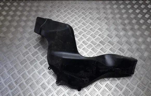 Audi A8 S8 D3 4E Air intake hose/pipe 4E1819804B