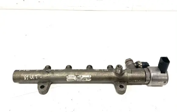 Mercedes-Benz E W212 Fuel main line pipe A6510700495 R9144Z240A